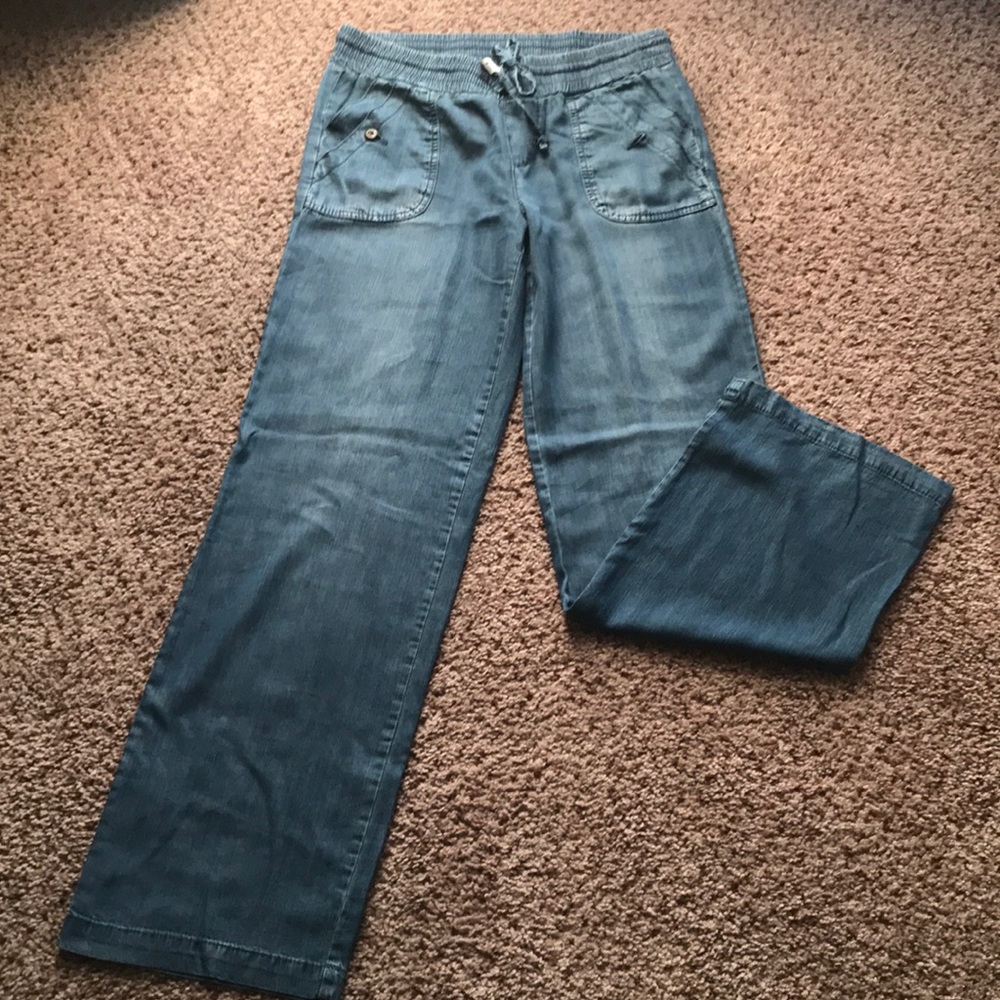 Wide leg pants